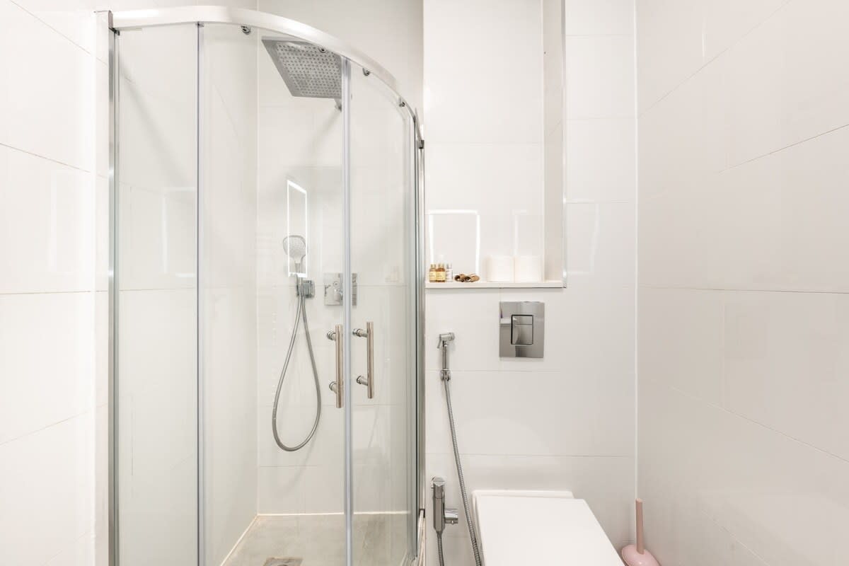 Elegant 3-Bed Apartment in Greater London in Carlton Vale NW6 5EE - Property image 20 - VivreStays