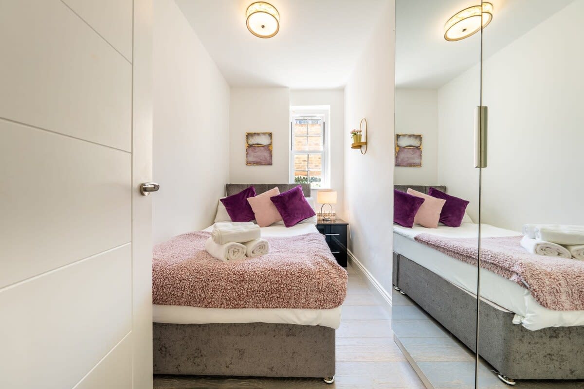 Elegant 3-Bed Apartment in Greater London in Carlton Vale NW6 5EE - Property image 8 - VivreStays