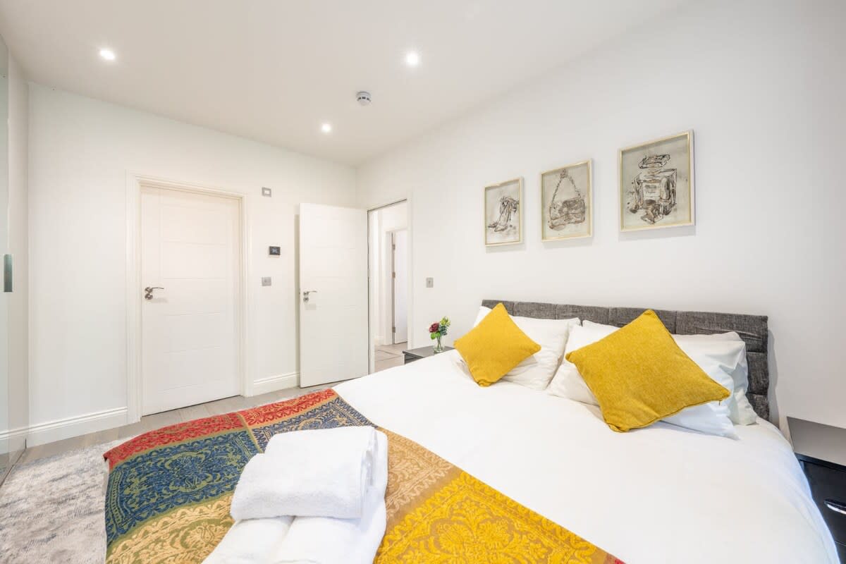 Elegant 3-Bed Apartment in Greater London in Carlton Vale NW6 5EE - Property image 7 - VivreStays