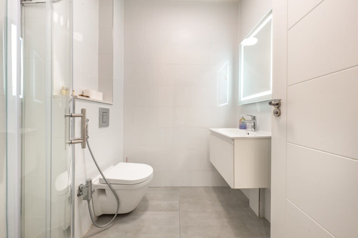Elegant 3-Bed Apartment in Greater London in Carlton Vale NW6 5EE - Property image 21 - VivreStays