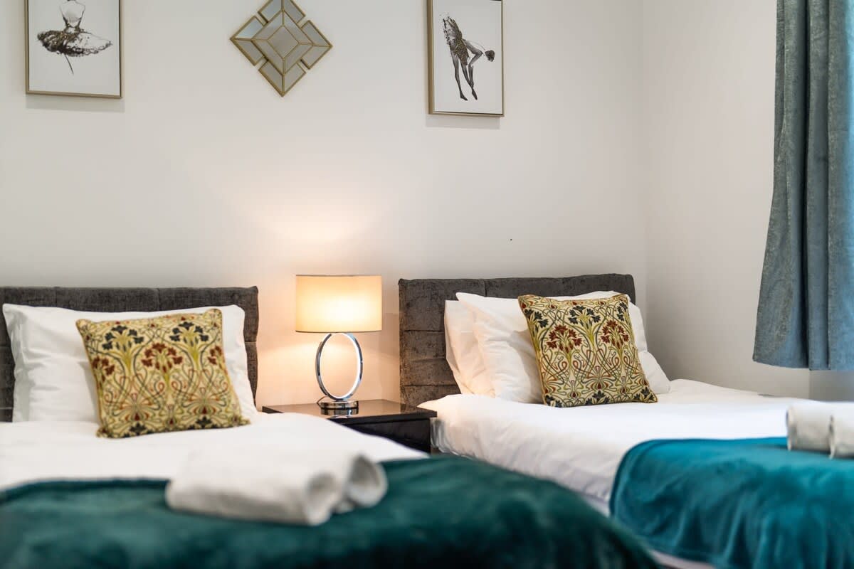 Elegant 3-Bed Apartment in Greater London in Carlton Vale NW6 5EE - Property image 11 - VivreStays