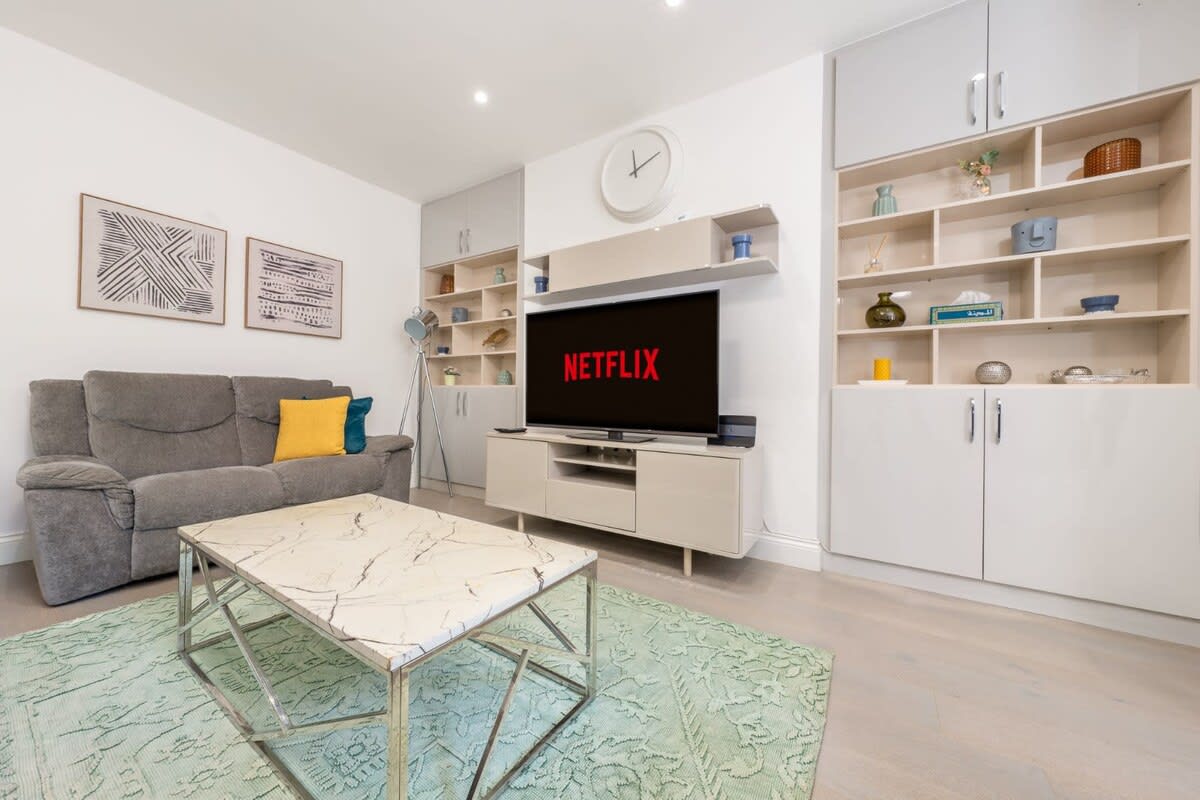 Elegant 3-Bed Apartment in Maida Vale