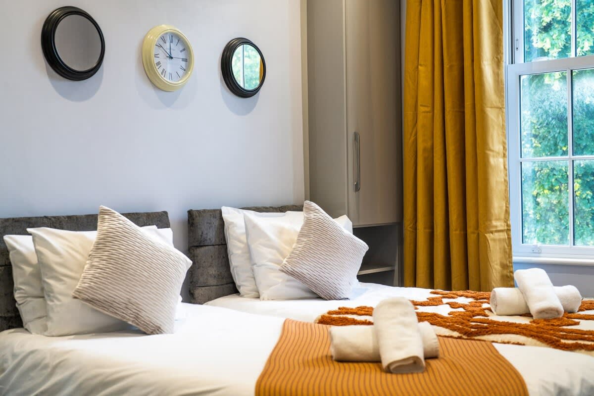 Spacious 2-Bedroom Apartment in Greater London in Carlton Vale NW6 5EE - Property image 23 - VivreStays
