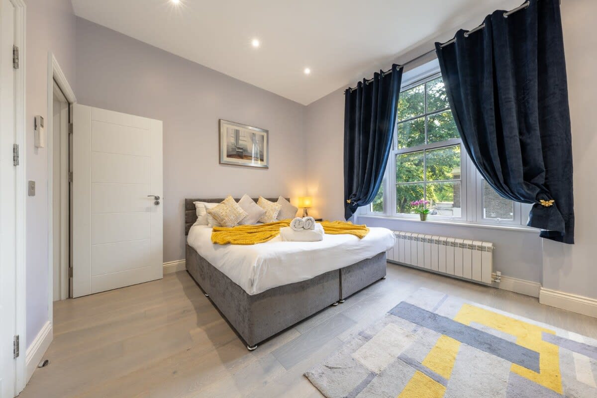 Spacious 2-Bedroom Apartment in Greater London in Carlton Vale NW6 5EE - Property image 6 - VivreStays