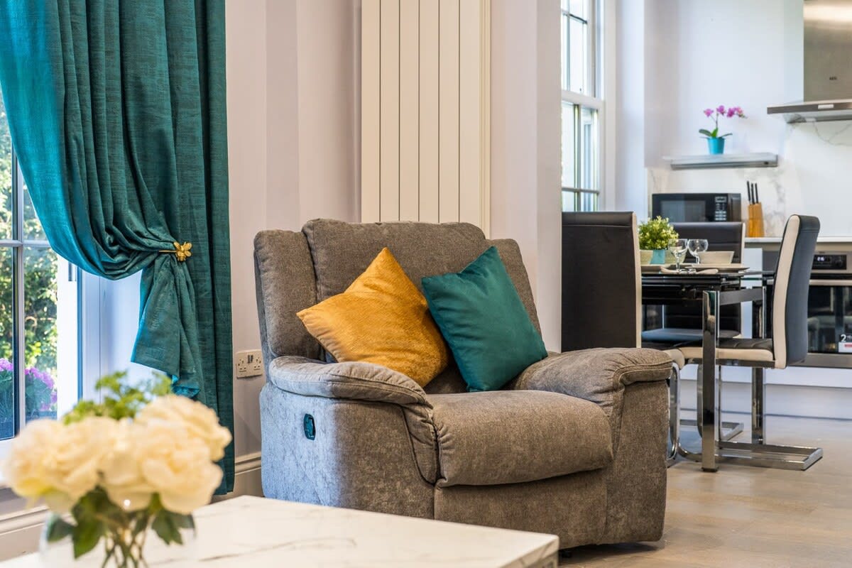 Spacious 2-Bedroom Apartment in Greater London in Carlton Vale NW6 5EE - Property image 27 - VivreStays