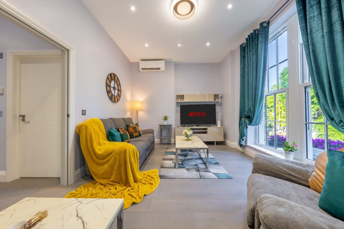 Spacious 2-Bedroom Apartment in Greater London in Carlton Vale NW6 5EE - Property image 4 - VivreStays