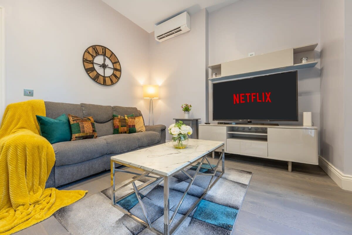 Spacious 2-Bedroom Apartment in Maida Vale