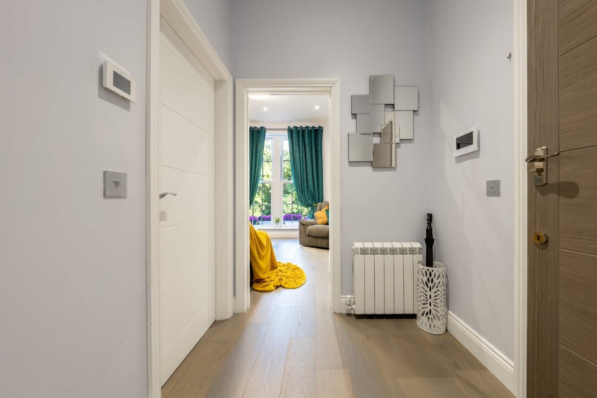 Spacious 2-Bedroom Apartment in Greater London in Carlton Vale NW6 5EE - Property image 13 - VivreStays