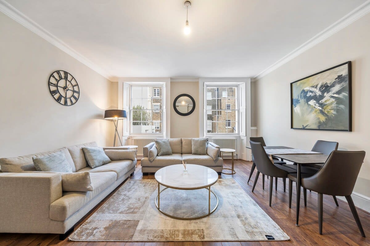 Two Bed Apartment in Belgravia with Balcony in Lyall Street SW1 - Property image 2 - VivreStays