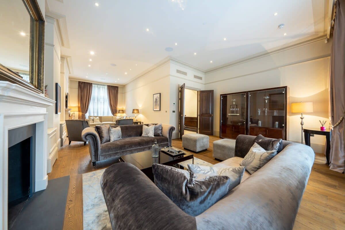 Luxurious Mayfair Mansion in London in Hertford Street W1J 7SL - Property image 6 - VivreStays