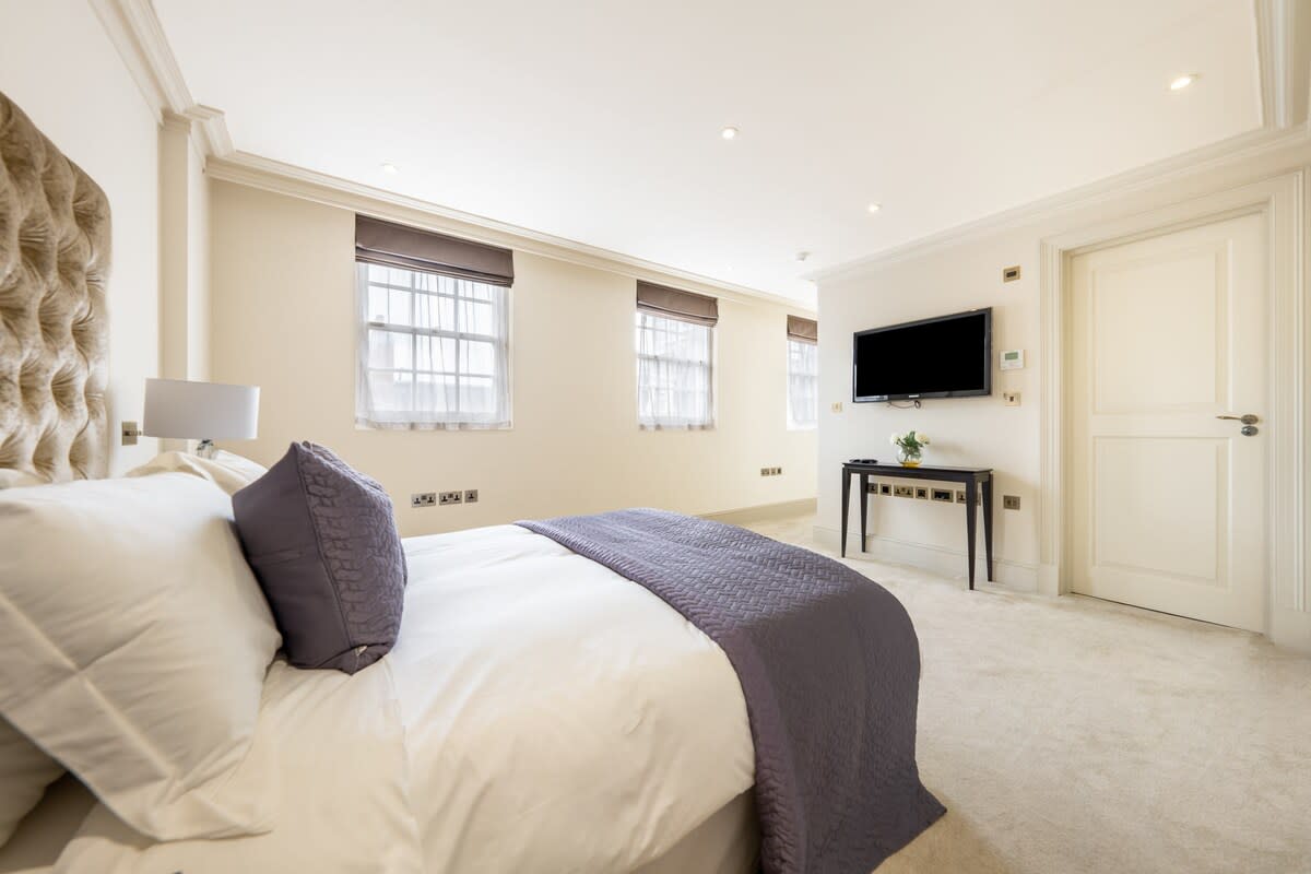 Luxurious Mayfair Mansion in London in Hertford Street W1J 7SL - Property image 34 - VivreStays