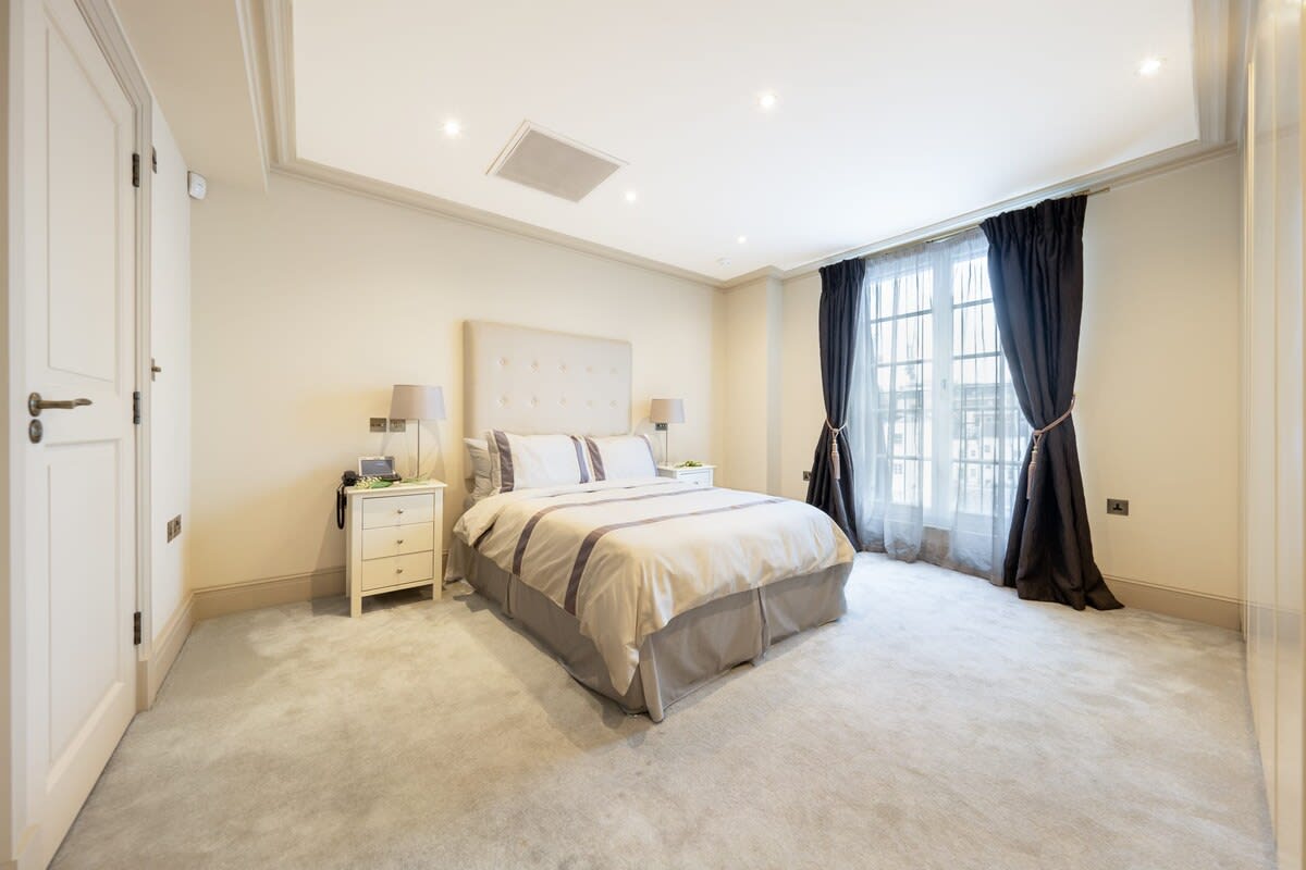 Luxurious Mayfair Mansion in London in Hertford Street W1J 7SL - Property image 36 - VivreStays