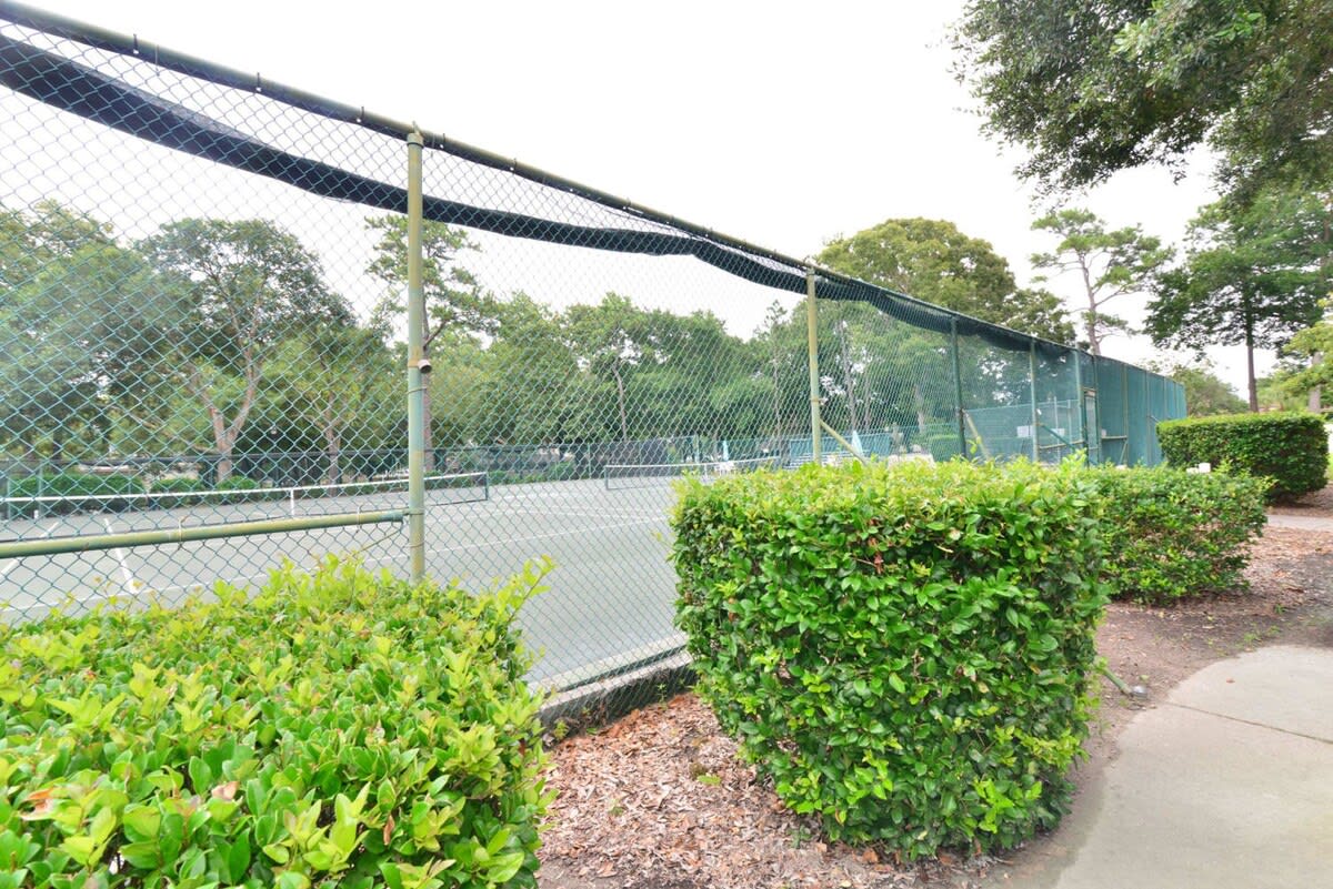 Villa Tennis Courts