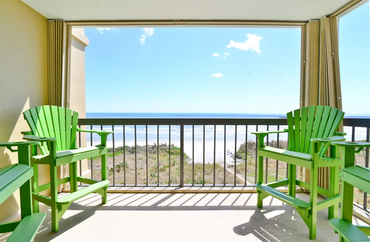 Private Balcony with Pier View