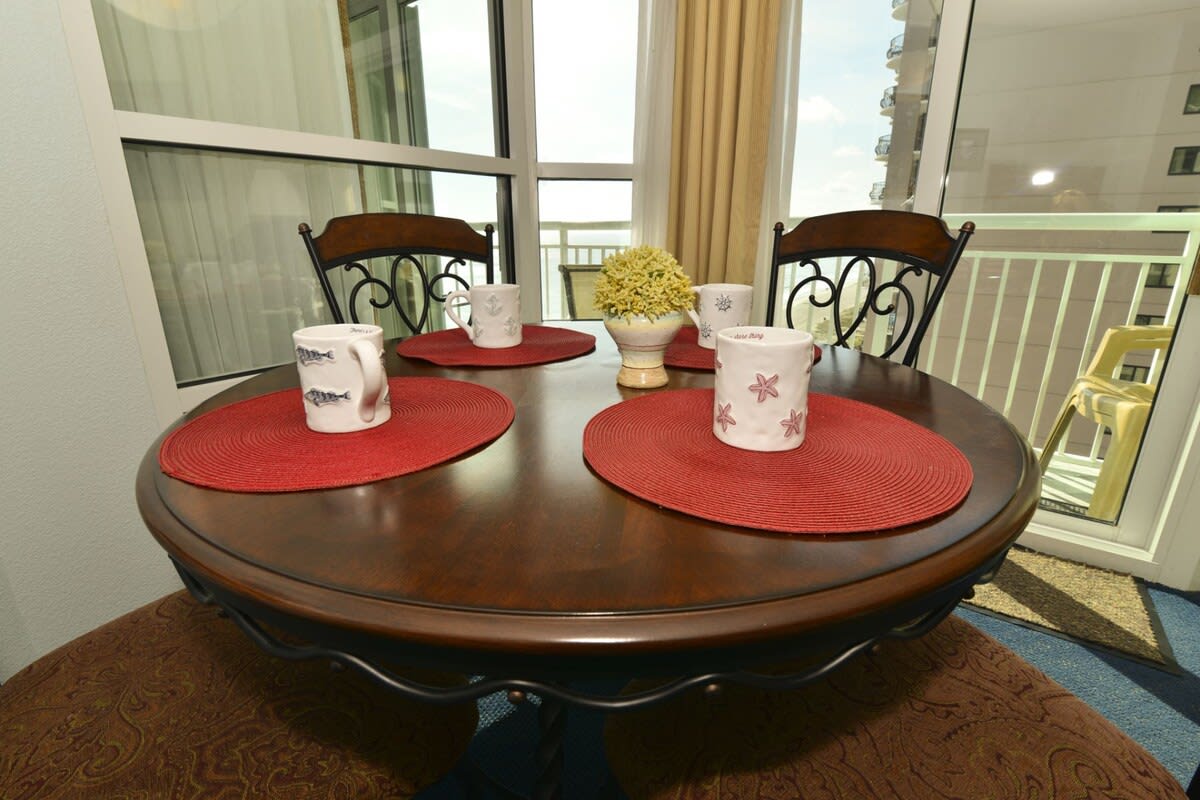 Dining Table Seats 4