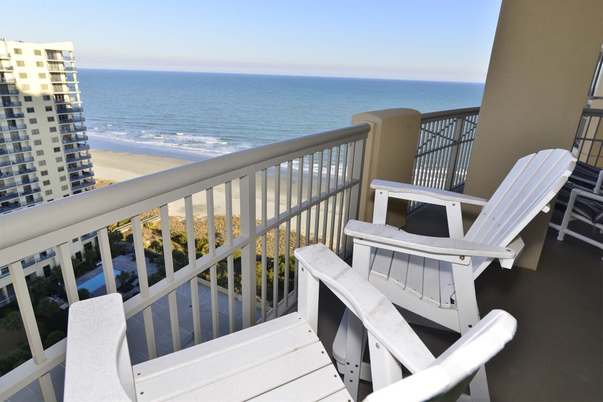 3 BALCONIES Relaxing Breeze seating