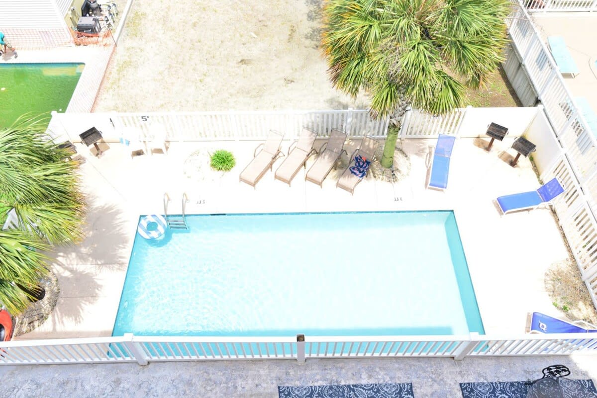 Spacious Outdoor Decks including Sky Balcony with Ocean View, Sun Deck Overlooking Pool