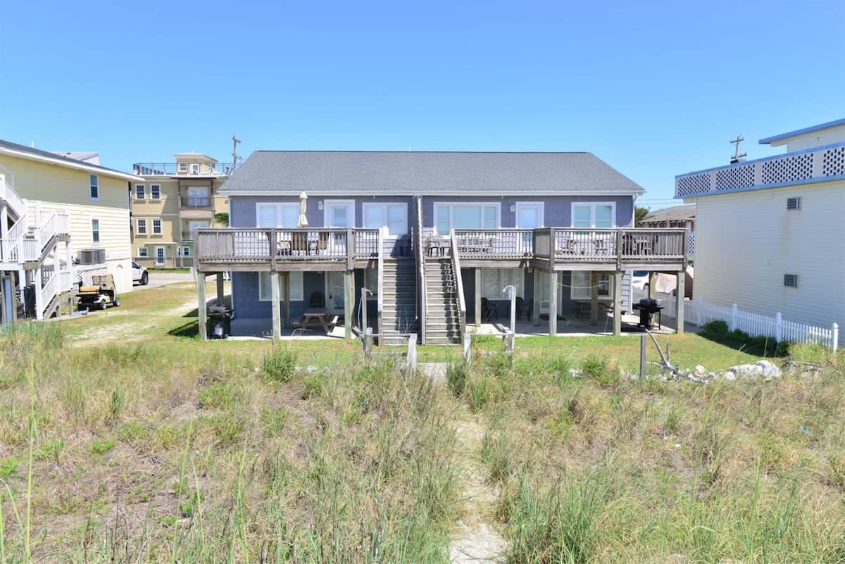 DIRECT OCEANFRONT BEACH HOME