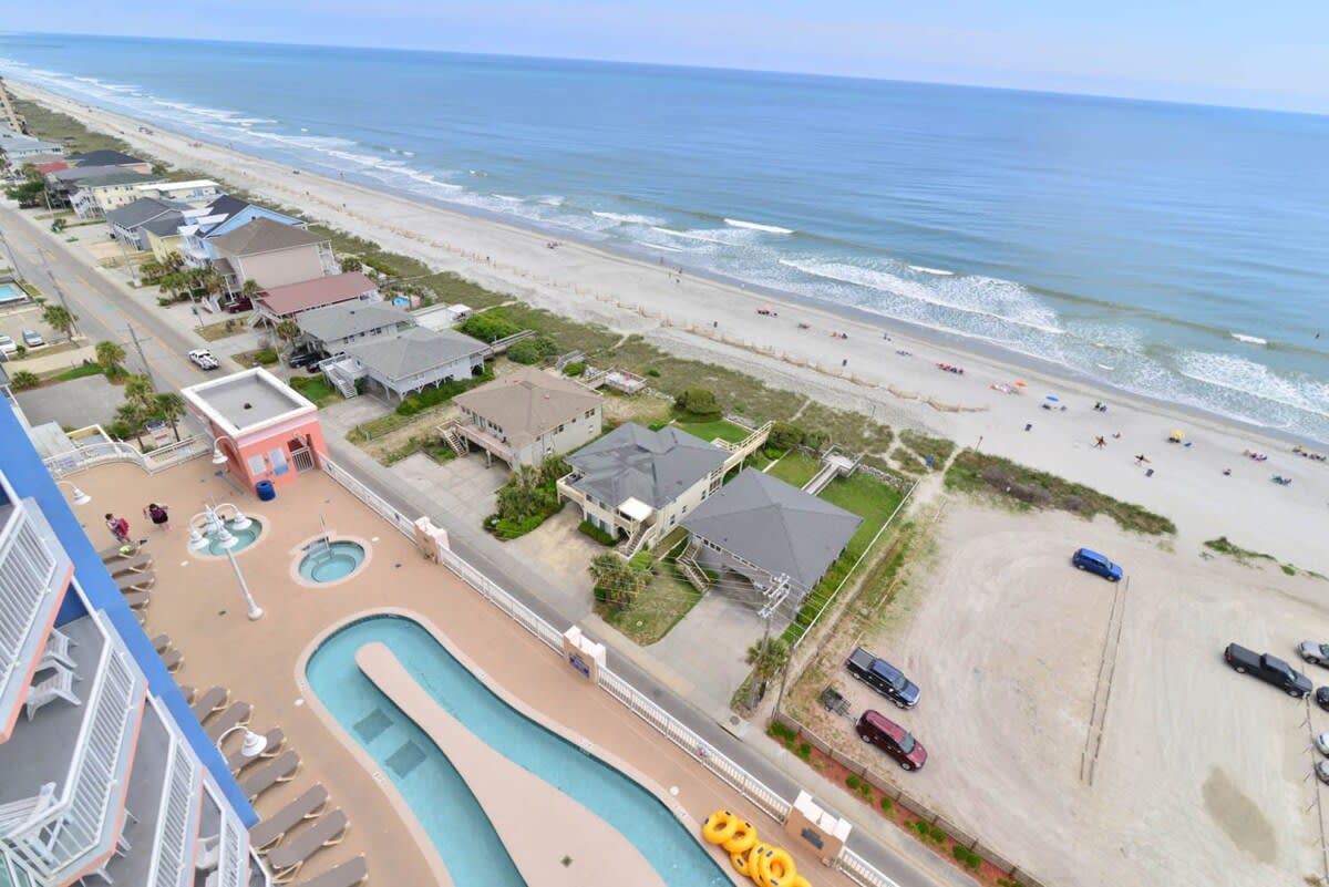 9th Floor Pool Deck