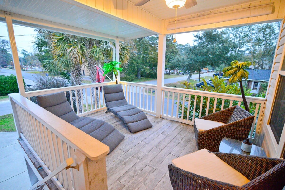 Front Deck Balcony Up the stairs