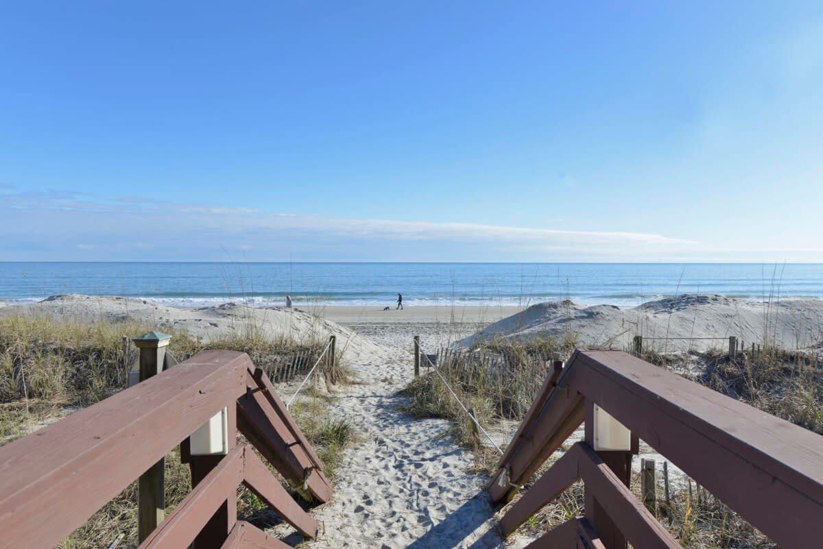 Direct Walkway to the Beach