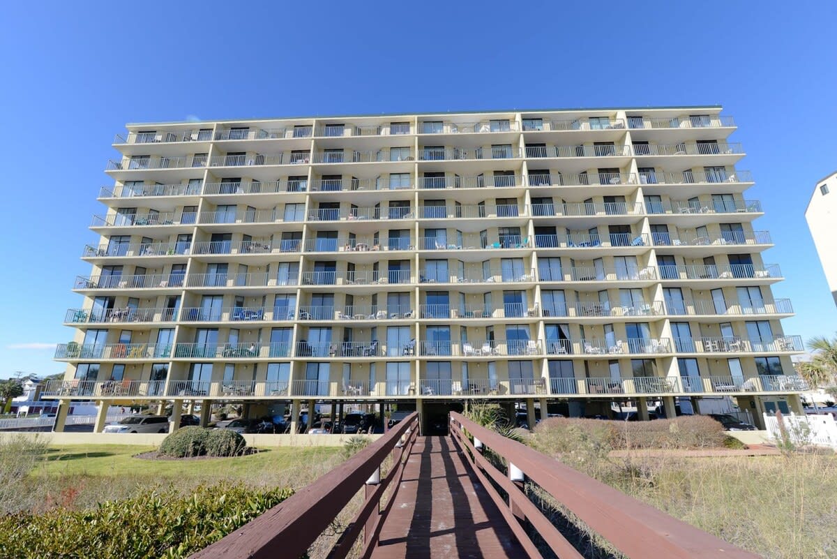 Direct Walkway to the Beach