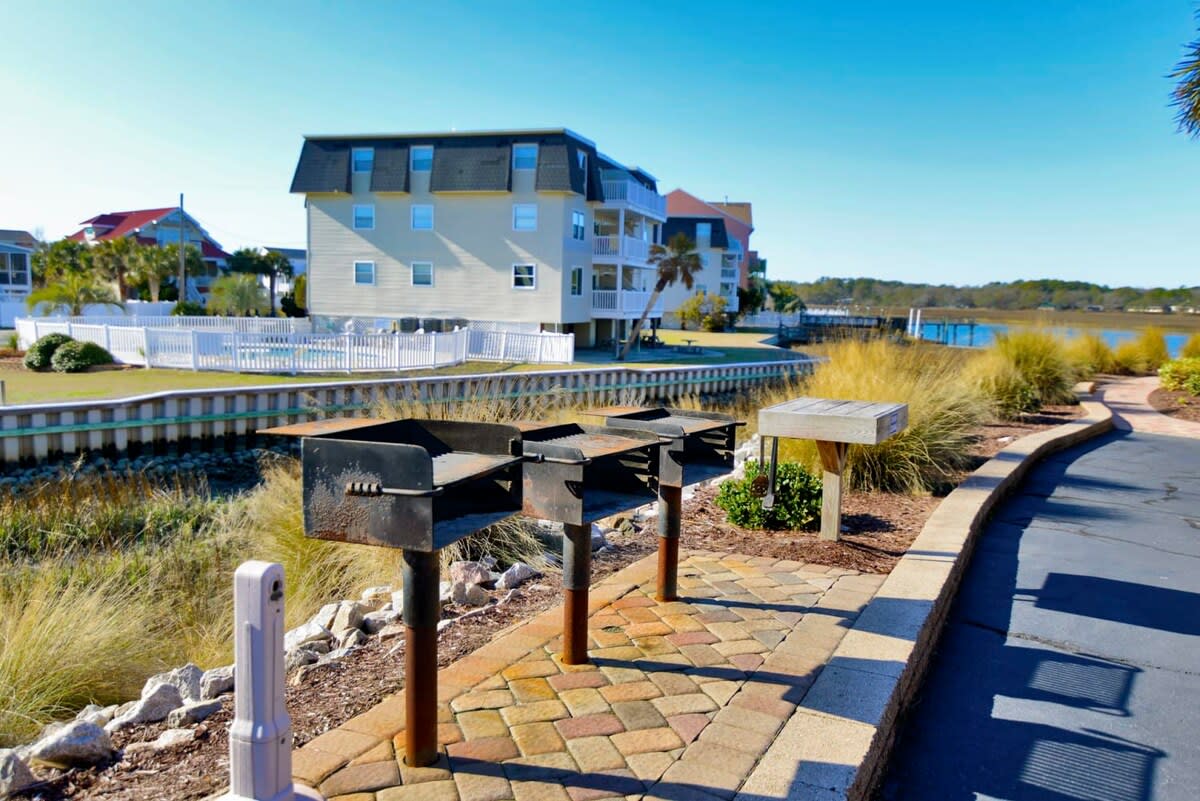 Inlet Dream at Cherry Grove Point w Kayak and Pool