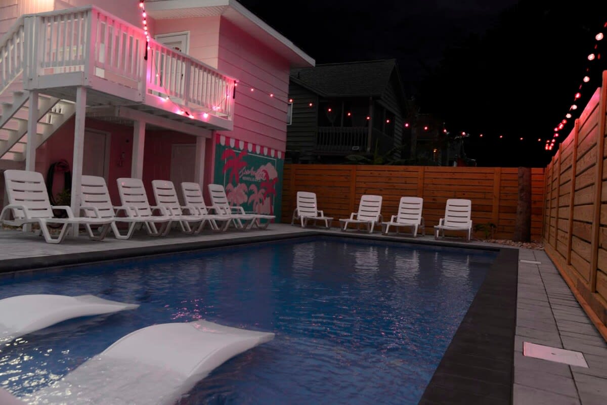 Inn the Pink One-in-a-Million Vacation with Pool!