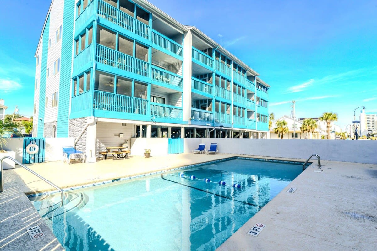 Wow Ocean View w Pool in Heart of North Myrtle