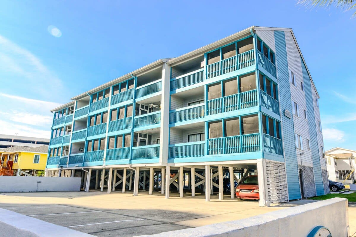 Wow Ocean View w Pool in Heart of North Myrtle