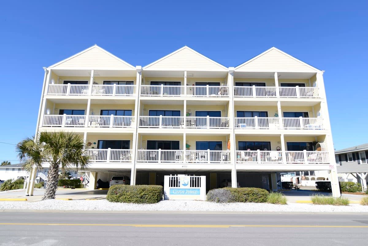 Ocean View on Ocean Blvd w Pool and Grill