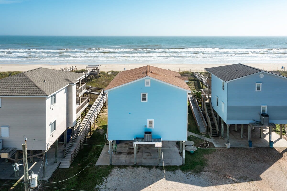 BeachFRONT Retreat Sunrises Surf Swimming | Photo 3