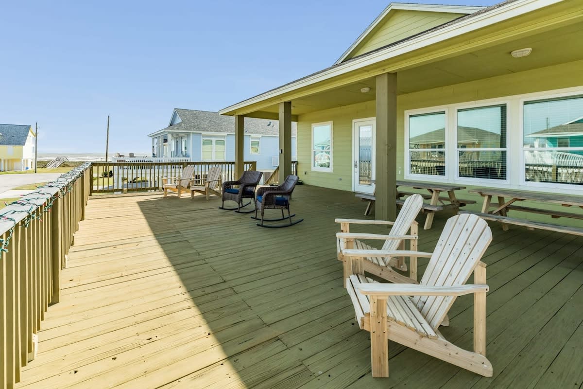 Blue Swordfish Every Bedroom a Suite Beach Home 2