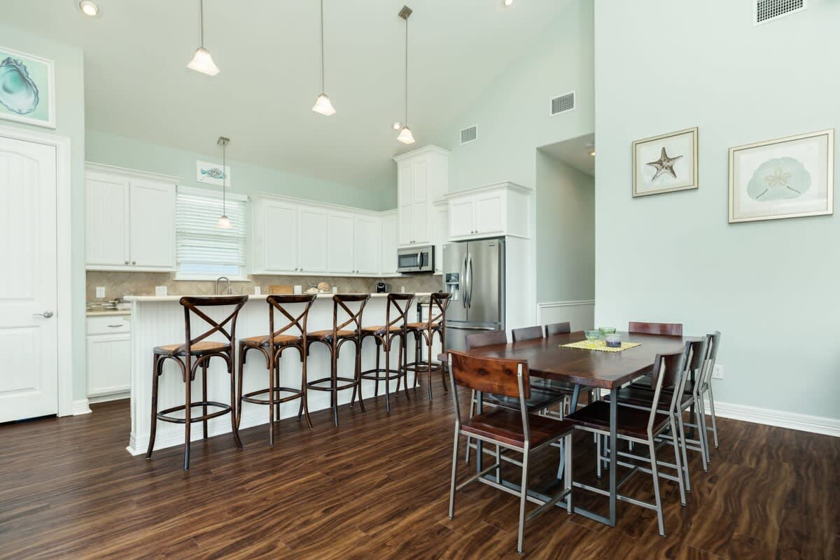 Blue Swordfish Every Bedroom a Suite Beach Home 7