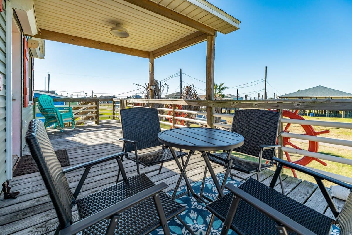 Casa De Las Olas Big Yard Beachy Fun Splash Days | Photo 3