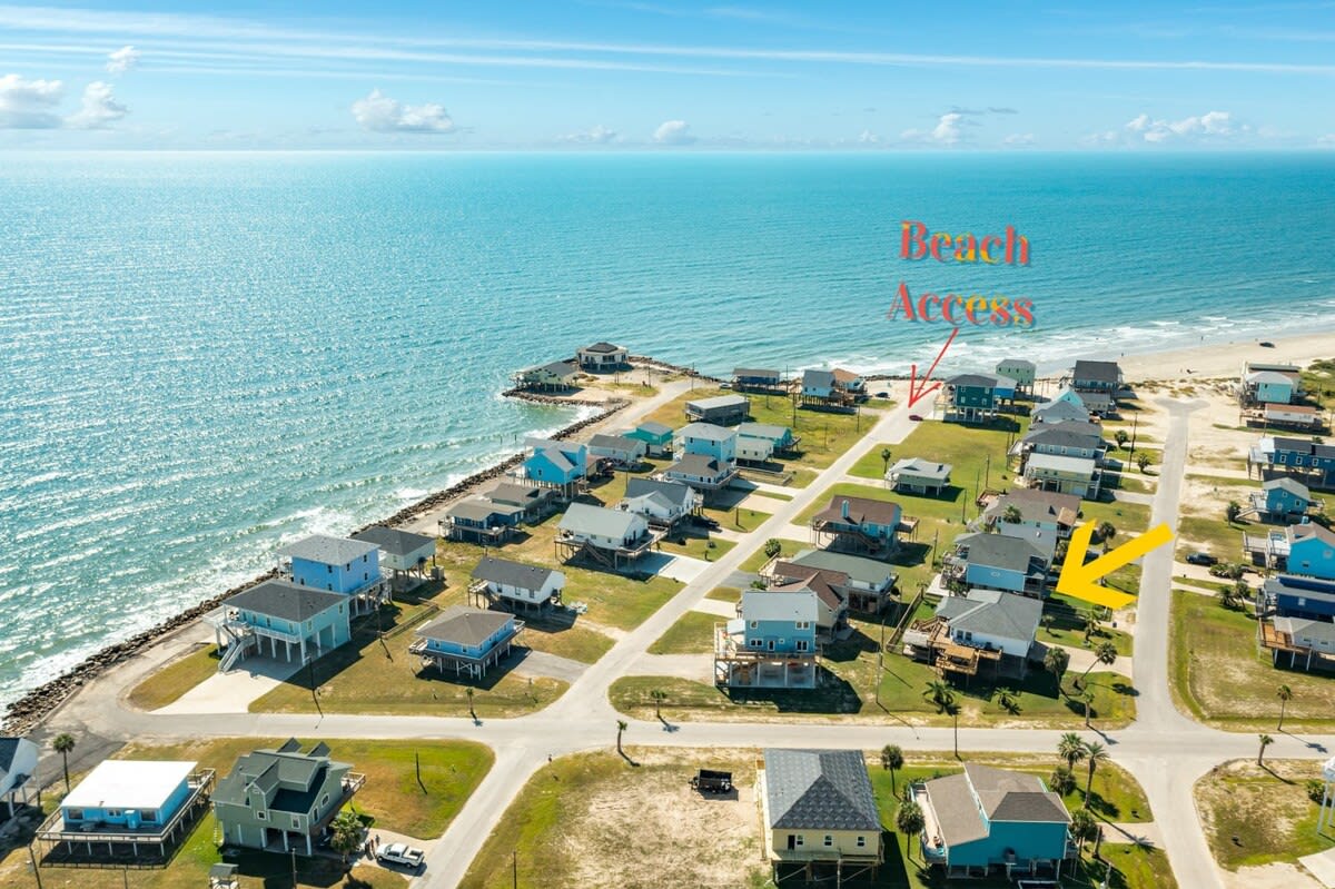 Captains Quarters Cabana Hot Tub Fire Pit Fenced Yard 7