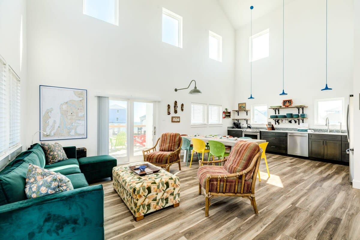 Sandy Pause Beach Vibes Meet Modern Edge Stunning | Photo 3