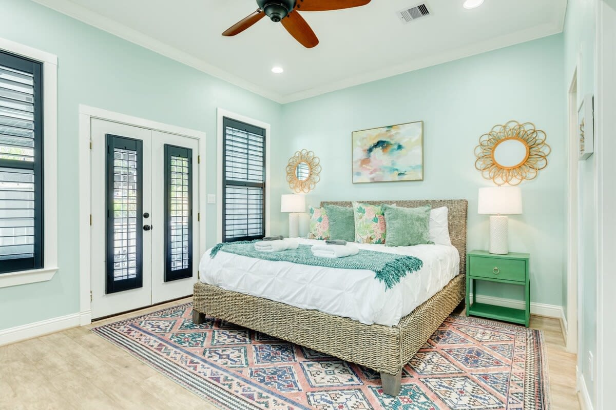 Coral Cottage Enjoy the Posh Life Heated Pool Spa Fireplace 9