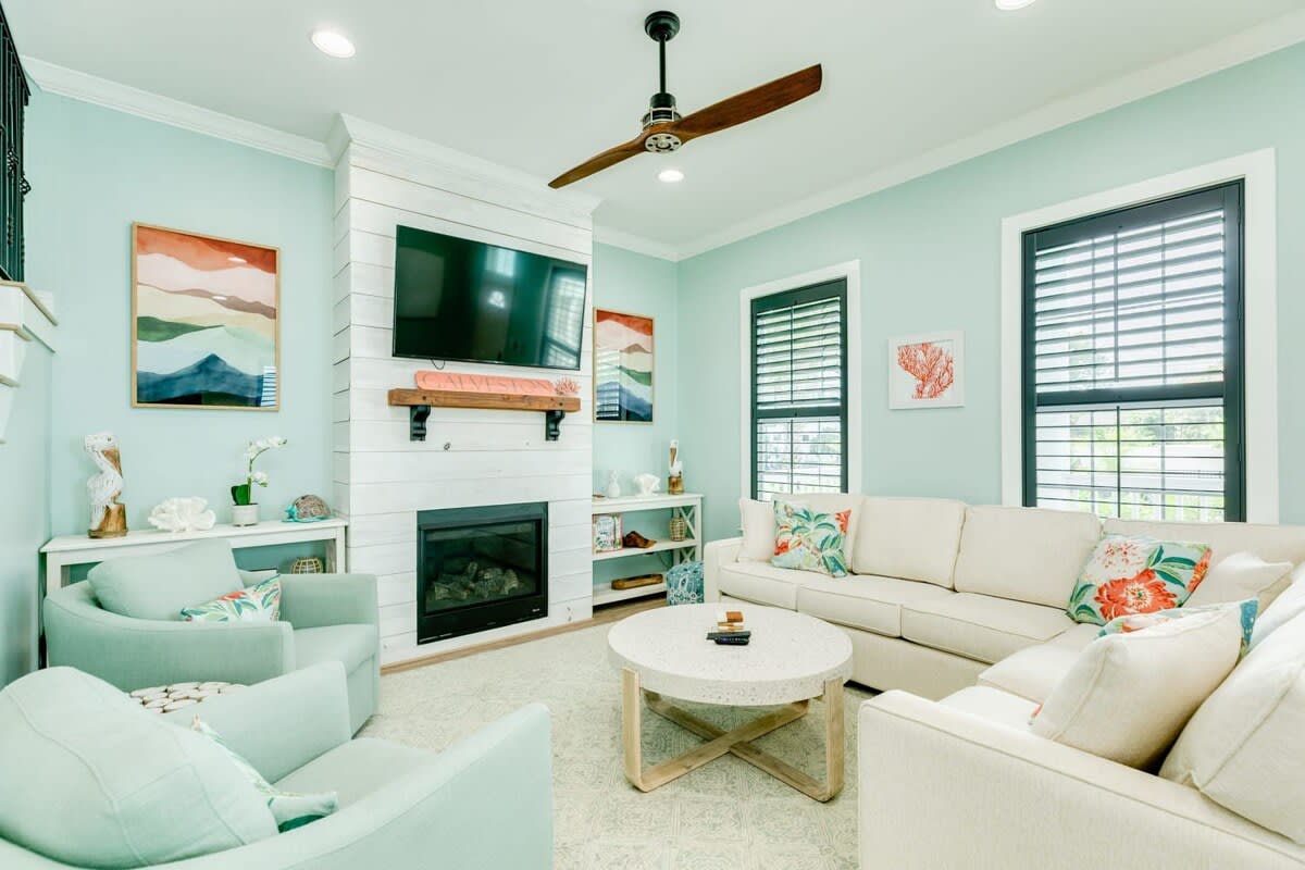 Coral Cottage Enjoy the Posh Life Heated Pool Spa Fireplace 4