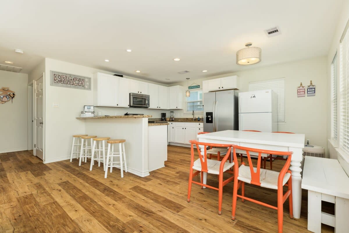 Annie by the Sea Oceanfront Sunrise Sunset Decks 7