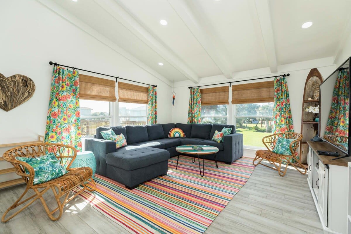 Aloha House Escape Mainland Life Head to Island