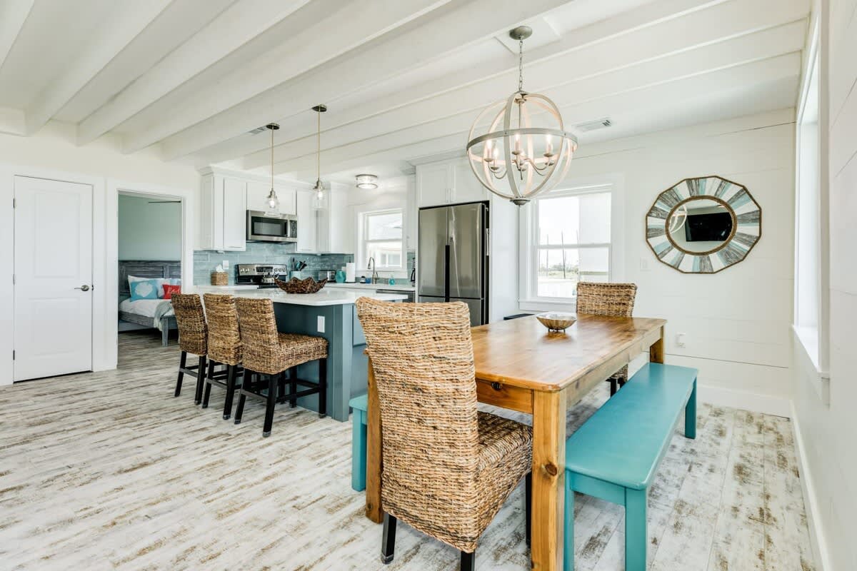 The Sandy Dollar Direct Beachfront Sea 4 Miles 6