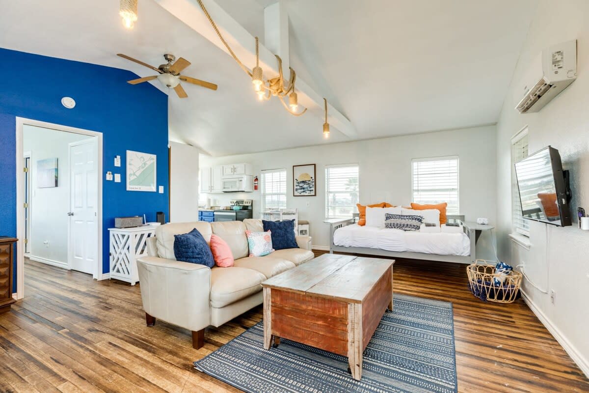 Sun Salt Beach Pad Cozy Cute Tail Wagging Approved | Photo 2