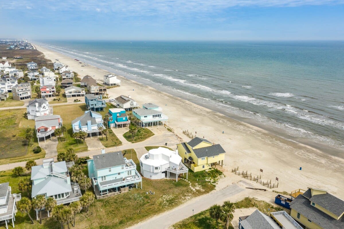 Good Life Easy Beach Access Gulf Views Hot Tub 7