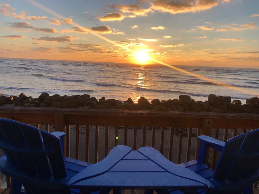 Waterfront Retreat About the View Homes 4 You