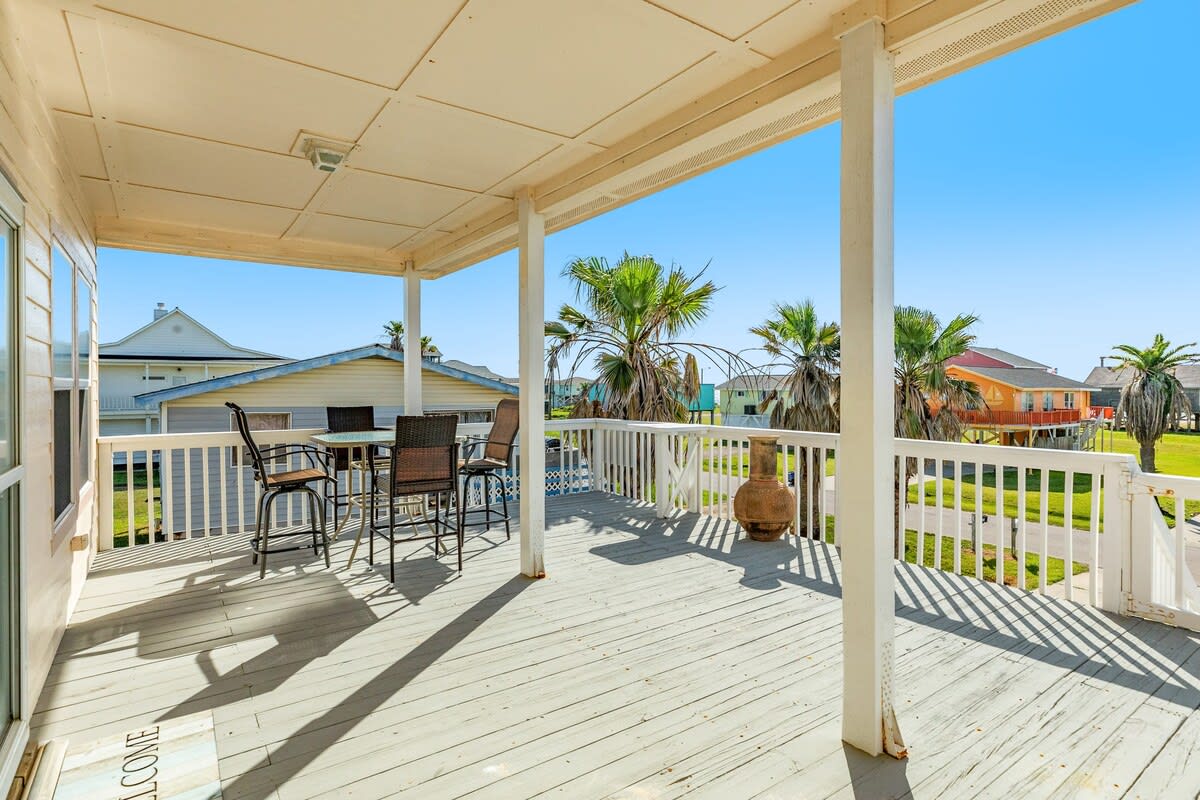 Banana Cabana Gulf Views Good Vibes | Photo 2