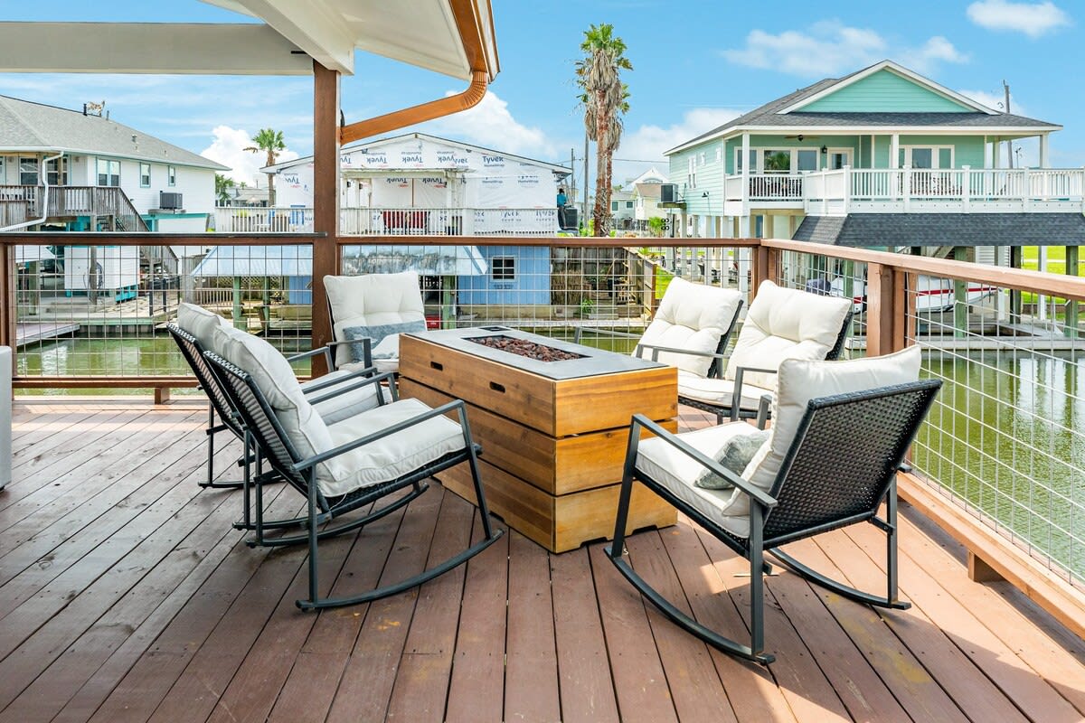 Here Fishy Fishy Chic Bayside Hot Tub Fire Pit 4