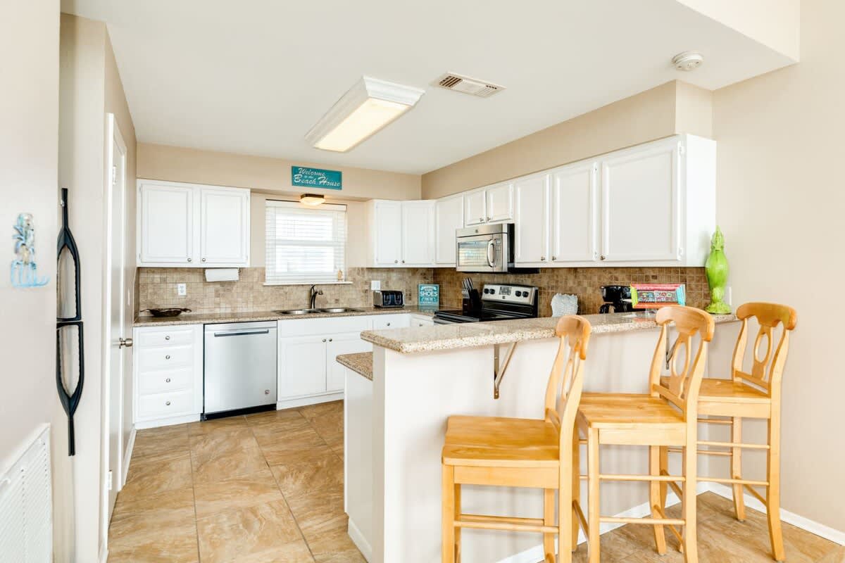 Sandy Seahorse 3rd Home From Beach Access 9