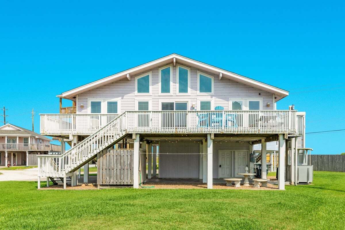 Sandy Seahorse 3rd Home From Beach Access 2