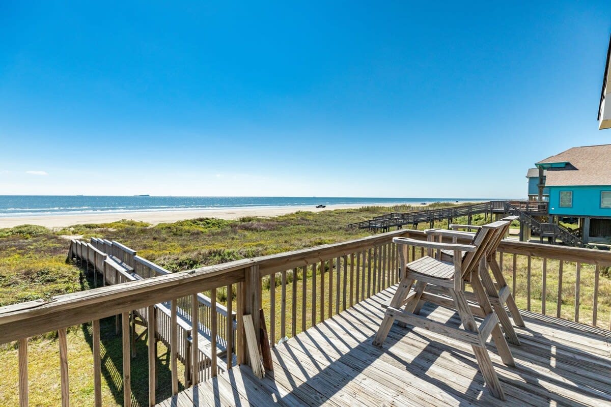 Pelicans Paradise Private Boardwalk Oceanfront | Photo 3